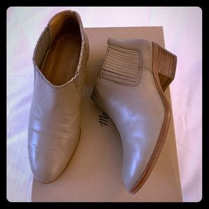 Madewell Short Chelsea Boots Mink Leather Size 6